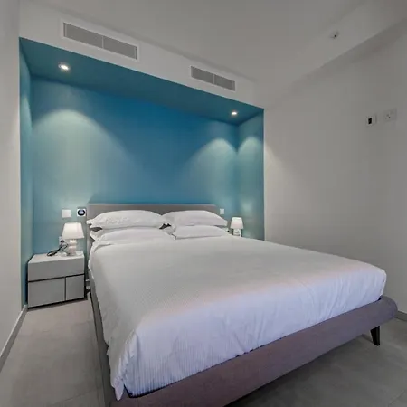 Mercury 317 - 2x Pool Cards Access & Shopping Mall *