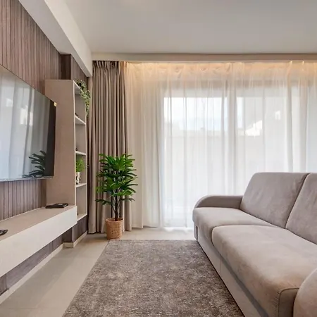 Mercury 317 - 2x Pool Cards Access & Shopping Mall * Saint Julian's