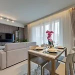 Mercury 317 - 2x Pool Cards Access & Shopping Mall Apartment Saint Julian's
